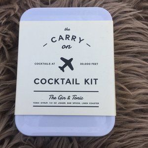 BNIB 'the CARRY on' G&T mini cocktail kit